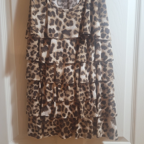 Multi Layered Ruffle top, leopard Print - Picture 3 of 7